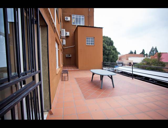 3,196M² BUILDING FOR SALE IN ALBERTON NORTH